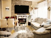 Eladó téglalakás, Veszprémben 99 M Ft, 5 szobás