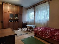 Eladó családi ház, Baracskán 98 M Ft, 6 szobás