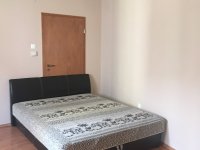 Kiadó téglalakás, albérlet, Pécsett, Jókai téren, 1 szobás