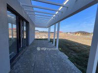 Eladó családi ház, Deszken 124.9 M Ft, 3+1 szobás