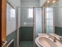 Eladó családi ház, Vecsésen 139.99 M Ft, 5 szobás