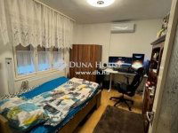 Eladó családi ház, Pécsett 65 M Ft, 3 szobás