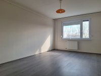 Eladó panellakás, Szegeden 42 M Ft, 1+2 szobás