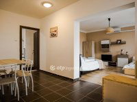 Eladó családi ház, Balatonberényben 299 M Ft, 10 szobás