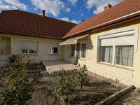 Eladó családi ház