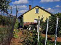 Eladó családi ház, Pécsett 32.3 M Ft, 2 szobás