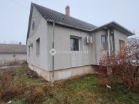Eladó családi ház, Tápiószecsőn 68 M Ft, 4 szobás