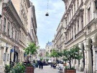 Eladó téglalakás, Budapesten, VI. kerületben 180.9 M Ft