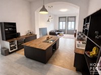 Eladó téglalakás, Szegeden 99.9 M Ft, 2 szobás