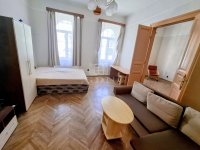 Eladó téglalakás, VI. kerületben 98 M Ft, 2 szobás