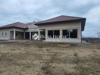 Eladó családi ház, Cegléden 175 M Ft, 4 szobás