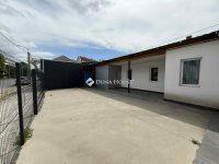 Eladó családi ház, Kecskeméten 100 M Ft, 2 szobás