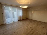 Kiadó ikerház, albérlet, Kecskeméten 650 E Ft / hó, 5 szobás