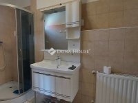 Kiadó téglalakás, albérlet, Pécsett 180 E Ft / hó, 3 szobás