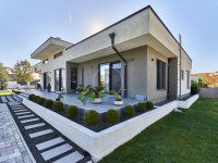 Eladó családi ház, Mogyoródon 349 M Ft, 4 szobás