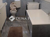 Eladó családi ház, Nyergesújfaluban 90 M Ft, 6 szobás