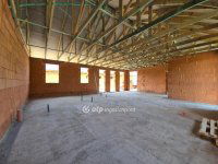 Eladó ikerház, Kistokajon 100 M Ft, 3 szobás