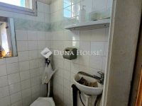 Eladó családi ház, Pécsett 13.9 M Ft, 1 szobás