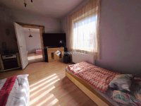 Eladó családi ház, Szegeden 58.9 M Ft, 4+2 szobás