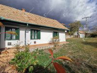 Eladó családi ház, Sukorón 82 M Ft, 4 szobás