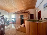 Eladó családi ház, Barcson 203 M Ft, 7 szobás