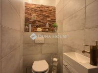 Eladó családi ház, Vecsésen 137.9 M Ft, 4 szobás