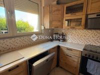 Eladó családi ház, Pécsett 95 M Ft, 2 szobás