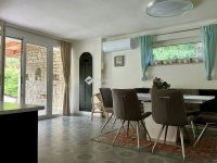 Eladó családi ház, III. kerületben 379 M Ft, 7 szobás