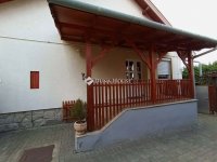 Eladó családi ház, Esztergomban 135 M Ft, 6 szobás