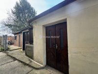 Eladó családi ház, Pécsett 12.9 M Ft, 1 szobás