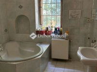 Eladó családi ház, Pécsett 499 M Ft, 6+1 szobás