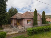 Eladó családi ház, Honton 56 M Ft, 8 szobás
