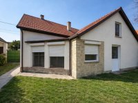 Eladó családi ház, Adonyban 37.5 M Ft, 2 szobás