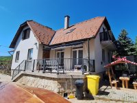 Eladó családi ház, Csopakon 299 M Ft, 10 szobás