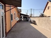 Eladó családi ház, Vecsésen 159.99 M Ft, 9 szobás
