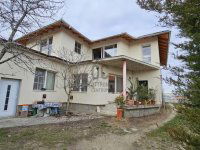 Eladó családi ház, Szigetszentmiklóson 159.9 M Ft, 8 szobás