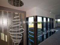 Eladó családi ház, Mogyoródon 550 M Ft, 7 szobás