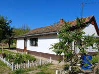 Eladó családi ház, Kiskunfélegyházán 33 M Ft, 1+1 szobás
