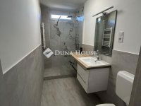 Eladó panellakás, Pécsett 57.9 M Ft, 2 szobás