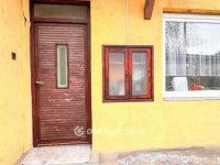 Eladó családi ház, Pécsett 42.8 M Ft, 4 szobás