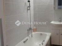 Eladó téglalakás, Pécsett 57.5 M Ft, 3 szobás