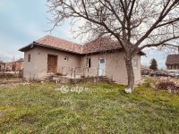 Eladó családi ház, Mezőkeresztesen 12 M Ft, 2 szobás