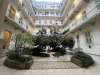 Eladó téglalakás, VI. kerületben 79.9 M Ft, 2 szobás