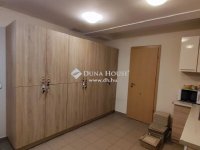 Eladó üzlethelyiség, VI. kerületben 190 M Ft, 6 szobás