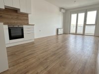 Eladó panellakás, Pécsett 55.9 M Ft, 3 szobás