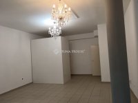 Eladó üzlethelyiség, Pécsett 18.7 M Ft, 1 szobás