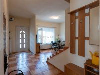 Eladó családi ház, Pécsett 169.9 M Ft, 5+2 szobás