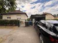 Eladó családi ház, Pécsett 87.9 M Ft, 4 szobás