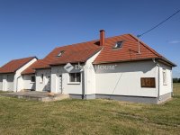 Eladó családi ház, Mesterin 48.5 M Ft, 3 szobás