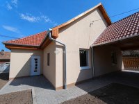 Eladó családi ház, Pécelen 89.9 M Ft, 3 szobás